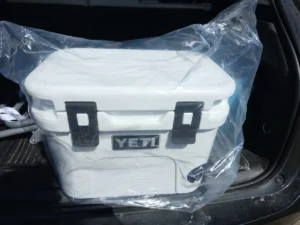 Yeti Roadie 48 Wheeled Cooler White